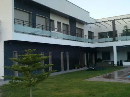 BARANDA DE ALUMINIO Y CRISTAL