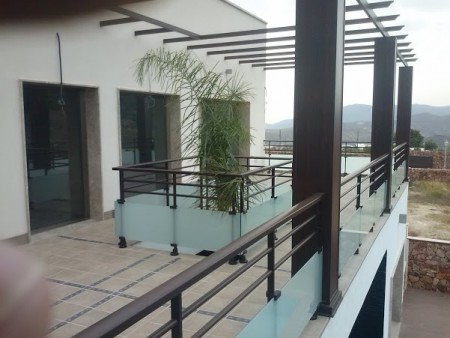 BARANDA DE ALUMINIO Y CRISTAL,PÉRGOLA